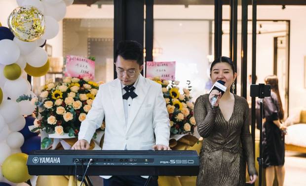  ▲ 活动布置、开场前花絮

“A.R.T西区南京店开业盛典”于北京时间11点18分准时开始。