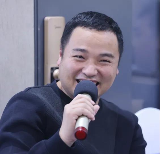 林志滨
太乐空间
希望能发明可以监控孩子读书的设备,当没有专门写作业的时候,能自动报警。
