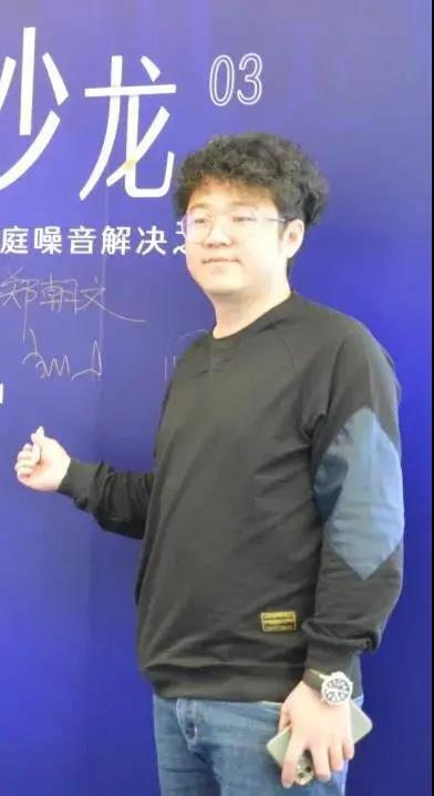 嘉一共设刘舜权指出,原先在挑选影音室门的时候,往往是跟装甲门一起,较难与室内的整体风格统一。如果在确保隔音效果的同时,可以实现风格统一,那就很好。
