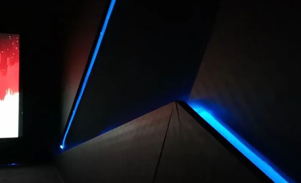 摩根智能家居带领设计师们亲自体验了部分智能产品的功能,让他们感受到科技为家居生活带来的便捷以及沉浸式的视听体验。设计师们因此对于智能产品拥有了全新的认知,这也将启发着他们与时俱进,让家装设计与科技融合,为居住者打造舒适的智能美宅。