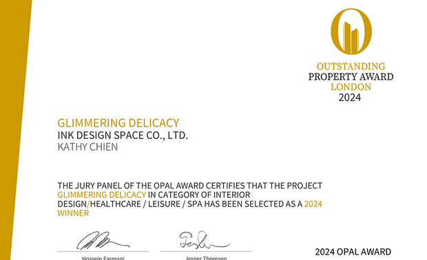 
本文由OPEN编辑部撰写

OUTSTANDING PROPERTY AWARD LONDON,OPAL（英国伦敦杰出地产大奖）由全球知名企业集团Farmani Group组织，并以招揽全球最佳建筑师、室内设计师与房地产开发商为目标，在创造异业菁英联合平台的同时，找寻各地最富创造力、革新感、社会影响力与永续性的设计方案。参与者有机会替自己最新颖的企划，博得国际能见度，并且和产业的先驱及专业人士进行交流。

契合团队「平衡、圆满」的设计理念，简兆芝室内设计 主持设计师 简兆芝 于办公空间《衍流萃息》中，由企业的品牌标志发想，将斜落的logo弧状化为接待处外圆内方的铜钱意象，祝福企业的美好前景；医美场域《柔曦映弧》则取圆弧的柔和流线感，象徵女子优美的身体曲线。两件作品深受本届赛事评审讚许，双双绽放「Winner」荣光！
