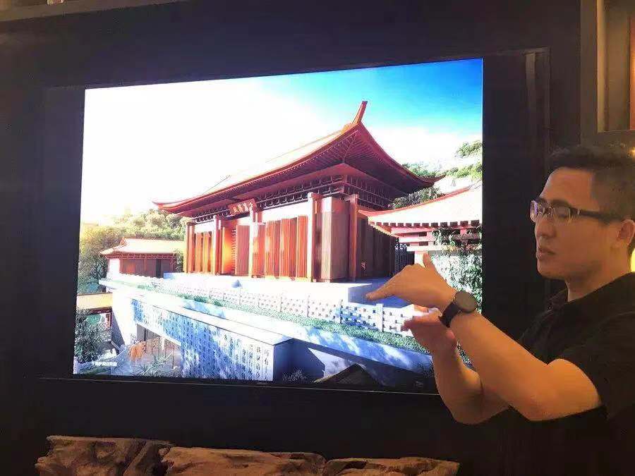 在分享过程中，袁小宜就弘法寺的建筑时代性和设计理念作了充分阐述。首先，作为一个地处深圳的现代寺庙建筑，弘法寺在建筑上进行了诸多创新，它似古建而非古建。袁小宜认为：佛教建筑记录着一个时代对待自然的态度。他在建筑上运用了非常多现代技术、材料和建筑手法来表达这种时代感，弘法寺记录的是整个时代变迁的故事。