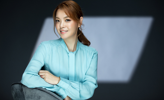 
Debby 陈琬婷
舒杰室内装修设计 设计总监

Dj+ PLUS Design 舒杰室内装修设计有限公司
「舒」－舒心，舒恬；「杰」－才能出众。
极具国际视野的舒杰设计与工程团队透过「解决问题，落实美学；精确执行，落实工艺」来达成与给予客户端对于住宅环境空间、厨具、傢俱、装饰的全方位整合的期待及企业品牌商业设计的整体空间服务。目前专精于住宅、实品屋、样板房、商空设计、饭店精品店、办公室设计。专业与诚心让舒杰设计伙伴团队，为客户留下空间美学与工艺的品味及企业的气度形象。

设计理念
舒杰室内装修设计成立于 2013 年，由陈琬婷(Debby Chen)，创办人暨设计总监带领团队以专业且多元化的商业及住宅项目，为国际企业公司及私人屋主提供专业空间美学谘询及建筑室内设计与工程服务。同时与叶永腾(Jay Yeh)，工程执行总监，合作下完成多元设计暨工程案项目。

在成立多年间，舒杰设计服务过日商，美商等国际公司办公室；餐饮为新加坡商米其林一星餐饮；六星级饭店精品店；及各个私人客户居所；近年更屡被知名建商青睐，包含建设公司实品，样品屋及接待中心的设计及工程。短短时间，朝向不断前进及突破公司的框架，将更好的设计空间提供给在地台湾客户。

国际奖项也持续8年时间获奖，包括 2018 新加玻室内设计协会SIDS；2019 义大利 A+ Design Bronze；2019 美国Architecture MasterPrize(AMP)；2020 德国 German Design Award(GDA)；2021 IPA 英国国际地产奖；2022美国IDA Design Awards等。其创作过程追求精进与提升，让设计及工艺层次与先进跳脱框架，并持续关注环境绿建材议题与应用。

一如创立时的初衷，透过「聆听客户想法」去思考，分析及规划该基地可以发挥的最大效益与优势， 让务实面与风格美学工艺可以达到全方面整合。 除了专业团队的建筑及室内设计背景， 公司也积极培育活力、创新、合作、和灵活的文化人才为目标，让设计、服务及项目品质可以在团队的合作下最优化。我们认为的「设计风格理念」是完成并超越客户期待的空间场域，去创造「人、生活与灵魂」的空间哲学。

「材料室」是设计的天堂，「基地」是美学工艺落实的舞台，我们希望同时回归根本——落实整合「务实、机能与美学的设计」来充分发挥空间工艺，并透过服务项目与业主来提倡环保建材及环境保护的目标。为台湾及环境美学设计尽一份力量，放眼国际，回馈于客户及社会，对于室内建筑的使用空间给予更多的意义。

得奖经历
2015 英国WIN (World Interior News) Awards 入选
Residential Development Category:Parisian Elegance《巴黎都会》
2015 中国金堂奖 JINTANG PRIZE 年度优秀公寓住宅设计《柔雅新古典》
2016 APDC AWARDS 亚太室内设计菁英邀请赛《台北品然居》、《当代东方》荣誉奖
2016 台湾TAKAO 室内设计大赏住宅空间类《法式雅艺》、《台北品然居》入围
2016 新加坡室内设计协会SIDS《巴黎都会》年度荣誉奖
2017 金外滩最佳陈设艺术奖(优秀)《法式金典》
2017 APDC AWARDS 亚太室内设计菁英邀请赛《风尚雅逸》、《尊荣时尚》、《迷漾巴黎》荣誉奖
2018 APDC AWARDS 亚太室内设计菁英邀请赛《美商FLIR Systems 办公室》荣誉奖
2018 法国INNODESIGN《迷漾巴黎》、《金迷风尚》、《美商FLIR Systems 办公室》入围
2018 M+中国高端室内设计大赛2018 年度潜力设计师
2018 新加坡室内设计协会SIDS《迷漾巴黎》年度荣誉奖
2019 中国CREDAWARD 第五届地产设计大奖、《金迷风尚》优秀奖
2019 英国伦敦创意大赛LICC《迷漾巴黎》荣誉奖
2019 义大利A Design《迷漾巴黎》、《金迷风尚》双铜奖
2019 韩国K-DESIGN AWARD 《绅色温韵》、《美商FLIR Systems 办公室》入围
2019 美国Architecture MasterPrize(AMP)《FLIR Taipei Office》荣誉奖
2020 德国German Design Award (GDA) 《金迷风尚》国际最佳优秀建筑奖
2020 英国Design & Build Awards 台湾最佳创新设计与施工
2020 英国国际房地产奖IPA（International Property Awards） 《Office with Rhythm 》5 Stars Winner
2020 台湾TAID 卓越50‧跨越50‧再造50 《雅品深萃》卓越成就奖
2020 法国NDA2020 (Novum Design Award) 《红色天鹅绒》 银奖
2021 英国房地产大奖IPA （International Property Awards） 《澹大化学系图书馆 Dynamic TKU Library》5 Stars Winner
亚太区地产大奖→获奖类别:公共设计/PUBLIC SERVICE INTERIOR Winner
2022 美国IDA Design Awards 第15 届《Solidity with Softness》 、《The Urban Breeze House》荣誉奖

设计狂小姐 Debby陈琬婷
DJ PLUS Design舒杰室内装修设计有限公司　设计总监
电话：+886-2-2511-0728
地址：台北市中山区南京西路5-1号6楼-1
信箱：debby.djplus@gmail.com
网址：http://djplus-design.com/

OPEN Design 动能开启传媒：http://www.openworld.tv/talk/