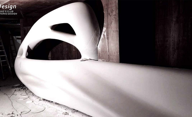 然而对于这个项目，除了复杂的模型参数化设计，作品如何实现也是很极为困难，使用GRG材料进行山墙的制作，工艺也是极为复杂。黄永才先生分享了自己的经验，以及在其中遇到的问题。
