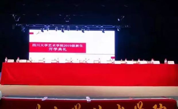 同时向学弟学妹们分享了几点个人感悟，希望学弟学妹们要“扎实基础知识，积极实践拓展，保持一颗热爱艺术与生活的心”，希望能珍惜在校的时光，不留遗憾。