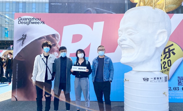 在广州设计周4天展期中,共有1000+参展商、30+个专题策展,云集20多个国家近1000家适于私宅与新商业等业态的设计、艺术、创意、家居、智能和高级定制等企业机构联合展出。
