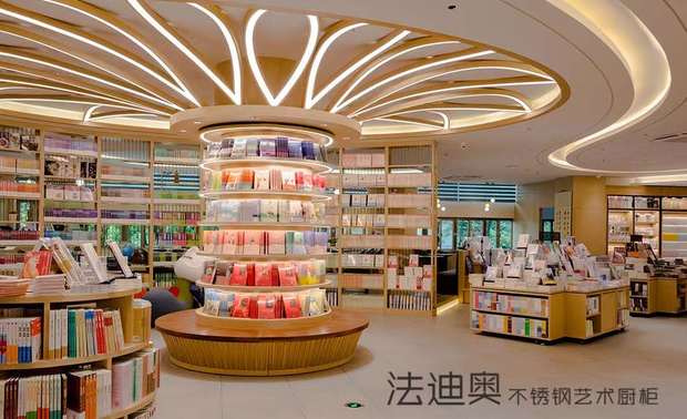 从书架、柜子都是不锈钢。卓越的品质赋予空间非凡的质感和恒久的价值。