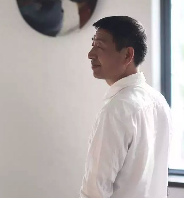 ▲余平
西安电子科技大学工业设计系教授
陕西室内装饰协会设计委员会专家
中国室内建筑师学会理事
2016中国室内设计十大年度人物

在金堂奖2018全球巡回推广（金堂奖全国联盟丨陕西执委会）活动现场，他说了这些话：