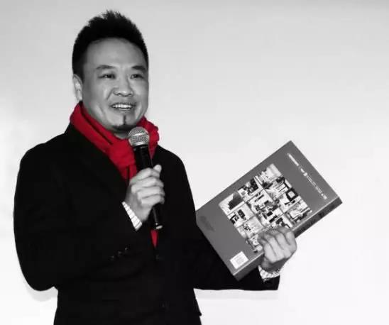 吴德鸿
恩迪设计（香港）有限公司执行董事/设计总监
资深建筑室内设计师
国际设计师与书画家联合会副秘书长
中央电视台“空间榜样”特邀点评嘉宾
