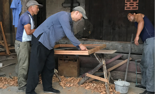 【项目介绍】苏州·阴山古镇·景庆楼民宿设计
【项目地址】苏州市陆巷古镇
【设计公司】天易居(苏州)规划设计
【主案设计】孙军
【项目面积】660平方米
【主要材料】大理石 扪包 金属 木头 岩板