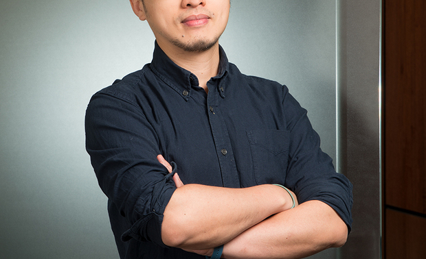 艺喆设计
设计总监 彭俊中
公司简介
「在有限的空间中,创造无限的可能。」
完美场所由两种人合作而成,
一种懂设计,一种懂欣赏。
担负前者的艺喆设计,
以案场原有特质为基础,
自业主的日常习惯及风格爱好发想,
划设适切格局,铺就绝伦景致,
运用严谨扎实的工法,
挹注「美」的元素进入空间,
逐步于现实筑成梦想寓所,
相伴使用者谱写隽永的幸福时光。
设计理念
赋予空间富有特色的灵魂,
给予生活洋溢温情的依靠。
我们将业主想望视作核心,
透过诚恳沟通整合需求喜好,
结合新颖创想,纳入未来考量,
令多元美学和生活机能层层包覆场域,
辅以手作的真挚温度,
创造品味不凡的匠心空间,
并期许让最初的服务化作缘分,
与您携手打造未来的无数理想境地。
获奖纪录
2025 中国 金外滩 - 最佳商业空间奖 铜奖
2024 美国 International Design Awards - Honorable Mention
2024 英国 Outstanding Property Award London - Honorable Mention
2024 美国 Muse Design Awards - 铂金奖
获奖作品《Accumulation》
