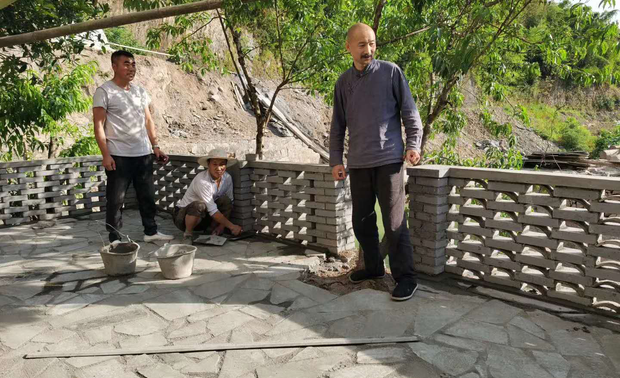 一定要保护好村里的古树、古桥、老房子等