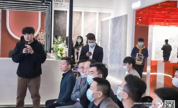 △4040年度安徽榜入榜设计师代表亳州凹凸装饰
设计总监 李佳豪
阜阳设计师联盟一直是人才辈出,今天除了邀请到孙传伟先生,还邀请了阜阳刘氏设计 设计总监 刘日。