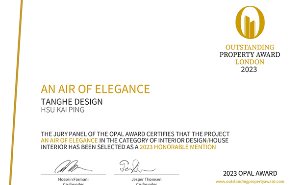 本文由OPEN编辑部撰写

OUTSTANDING PROPERTY AWARD LONDON,OPAL（英国伦敦杰出地产大奖）由全球知名企业集团Farmani Group组织，并以招揽全球最佳建筑师、室内设计师与房地产开发商为目标，在创造异业菁英联合平台的同时，找寻各地最富创造力、革新感、社会影响力与永续性的设计方案。参与者有机会替自己最新颖的企划，博得国际能见度，并且和产业的先驱及专业人士进行交流。

棠禾设计 曾智和 设计总监 考量业主夫妻的安排，巧心规划两间孩童房与可亲子共读的开放式书房，并以黑色涂料、金属与木纹等异材质包覆，创造沉稳细腻的舒适宅邸《捻墨匀鞣》，替未来的温馨家庭物语铺写序章，而另一间家宅作品《柔白蕴寓》则一反前者的深色时尚，将空间视作纯白画布，透过木质笔触描摹日式无印风格，其间点缀浅色家饰、具律动感的弧线元素，绘成惬意美好的居家风景；运用不同风格展现温情的两件创作，双双获得本届评审团的讚誉，留下「Honorable Mention」的品牌实绩！
