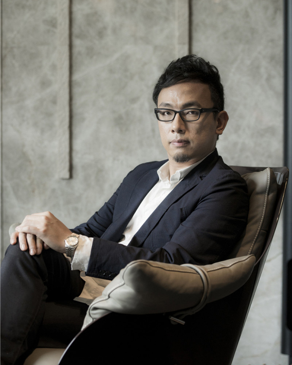 Designer：张祥镐
台湾室内专技协会副理事长

部分获奖经历:
2016--
德国IF设计大奖Omni night club Taibei
2015--
德国IF设计大奖
德国German Design 设计大奖
Idea-Tops艾特奖-最佳公寓设计获奖
China good design 中国好设计-室内空间设计获奖
第五届幸福空间亚洲设计奖-奢华组杰出设计奖
2014--
2014美国interior design杂志中文版封面人物奖
香港（APIDA）Asia Pacific Interior Design Awards 最佳样板空间
第四届幸福空间两岸四地交流大赏当代前卫组-创意设计奖