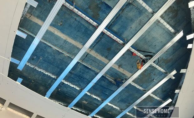 吊顶内灯位检查、新风波纹管接口检查