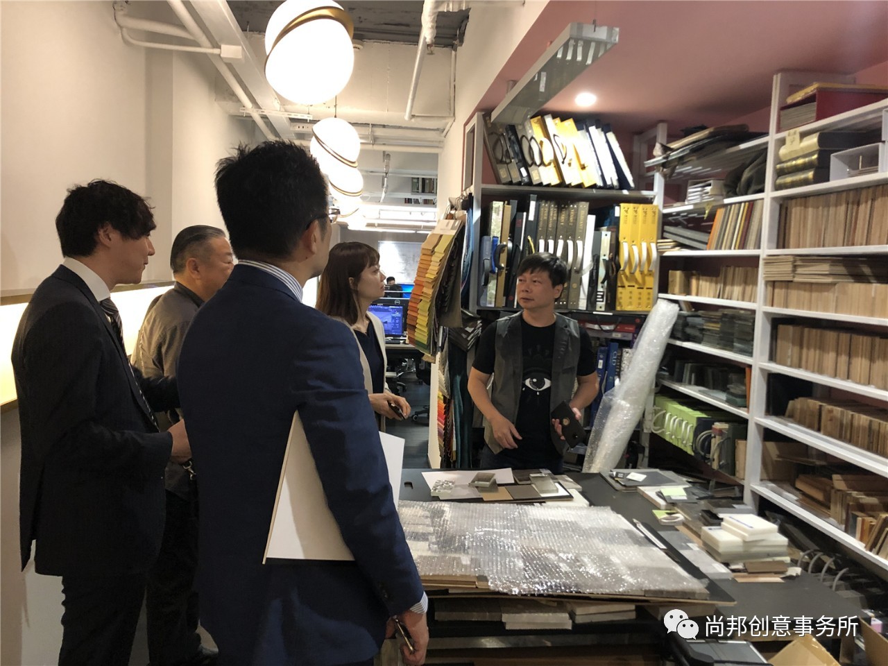 ▲参观材料间