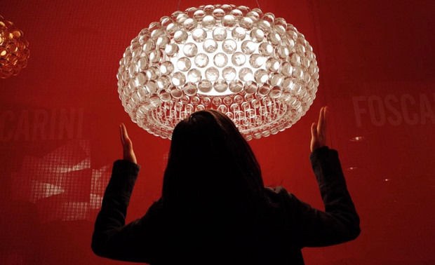 Foscarini利用手工玻璃艺术表现造型及光影美感