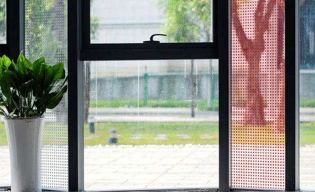 开放的空间形态打造出多功能区域，阅读、商业、社交等多重情境在此融合。
设计师不是单纯的将丰富的生活场景叠加，而且通过艺术、人文、商业等功能的平衡呈现，希望带来一种更为舒适的沉浸式生活方式体验。