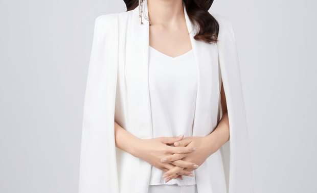 
洆果设计 设计总监
刘笛榛 LIU TI CHEN

公司简介
如同描绘空间篇章的画者，
洆果设计，
「从生活中汲取灵感，
为空间赋予独特价值与意义。」

汇聚多位拥有丰富历练设计师与专业工程团队，
服务涵盖住宅、商业及公共空间等多元领域，
以人为本融汇美学、革新与环保永续理念，
为每位业主量身织就专属空间，
将质感、机能与环境友善融于一室。
从构思萌芽到场域成形，全程悉心参与，
透过专业谘询、完善框架与高品质控管，
确保设计初衷都精准落实。
诚信为上、创新为力、专业为准则，
形随自然而立，意随生活而生，
运用绿建材，将节能融入每处日常细节，
实践对社会与未来的长远承诺，
构筑疗癒身心的永续美学场域。

获奖纪录
2026年度
美国 London Design Awards - Gold Winner
美国 Rome Design Awards - Gold Winner

2025年度
台湾 第十九届金炬奖 - 年度十大绩优企业&年度十大经理人
义大利 A'Design Award - 铜奖
马来西亚 My Favourite International Design Award - Finalist

2024年度
美国 World Design Awards - Winner
中国 HCA高定家居设计奖 - 城市十大高定家居空间设计师
美国 MUSE Design Awards - Gold Winner
美国 International Design Awards - Bronze
英国 The London International Creative Competition - Official Selection
……

刘笛榛
洆果設計室內裝修有限公司 设计总监
电话：+886-3-5509888
地址：新竹县竹北市福兴一路6号
信箱：service@chengguo-design.com
网址：https://chengguo-design.com/

OPEN Design动能开启传媒：https://www.openworld.tv/