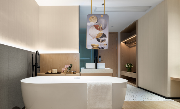 在翡丽酒店的改造项目中，GDD深思设计结合重庆这座历史文化名城的印记和现代化潮流，以创新的商业思维重塑空间。为城市旅人，创造一个休憩之所，让独特的空间体验融入酒店品牌故事。