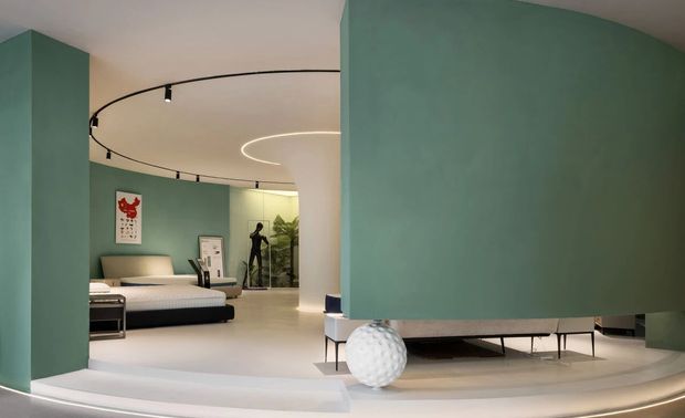 ▲优品展厅现场摄影图

    优品展厅采用高尔夫主题，设计师以圆形和绿色为主要元素，提取了大量高尔夫球场的凹凸面进行设计，使整个空间充满了生机和活力。走进展厅，仿佛置身于大自然的怀抱，让人身心愉悦。
