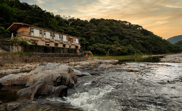 许多的可能性从这里迸发，让你一次又一次想来这里发现新的生活方式。

深思设计用心流转在空间与时间、理想与现实之间，运用丰富的设计语言，唤醒人们心中对远方的向往。