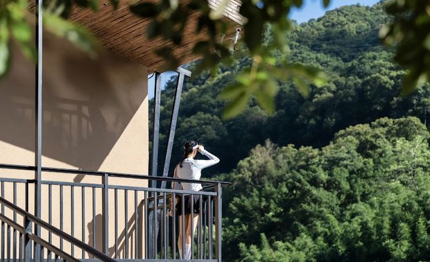 融进山水里，宿在山水中；让你沉浸式体验多元化户外场景。