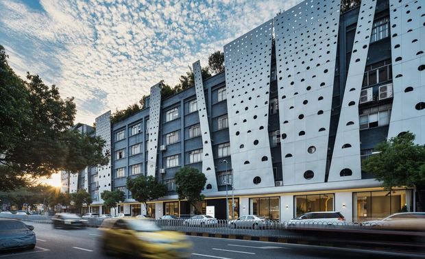   丽星睡眠展厅位于佛山南海，是一处独具特色的情感体验空间。不局限于传统的陈列方式，被赋予了更多元的功能和内涵。充分满足人们对生活的品质的追求，见证了时代的进步。

