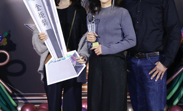 此次获奖，标志着洆果设计继美国MUSE设计奖、义大利A'Design Award、英国OPAL等国际奖项后的又一重要里程碑，进一步巩固在设计领域的专业地位。于刘笛榛总监的带领下，团队始终秉持「人本领导、专业信任、共创成长」的核心价值，并透过数位化管理系统提升服务效能，持续深化对生活美学的探索，为业界与客户带来更多突破性的空间创作！
