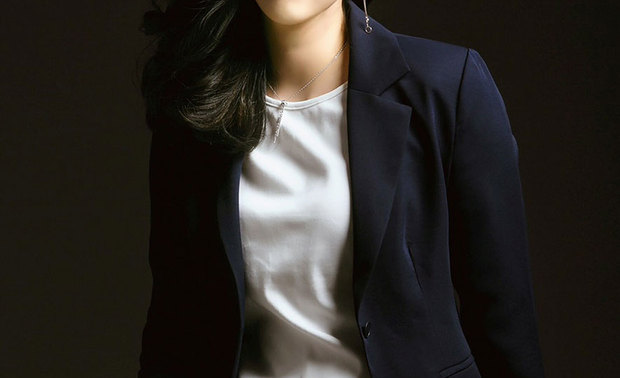 
洆果设计
设计总监 刘笛榛

公司简介
如同描绘空间篇章的画者，
洆果设计，
「从生活中汲取灵感，
为空间赋予独特价值与意义。」

汇聚多位拥有丰富历练设计师与专业工程团队，
服务涵盖住宅、商业及公共空间等多元领域，
以人为本融汇美学、革新与环保永续理念，
为每位业主量身织就专属空间，
将质感、机能与环境友善融于一室。
从构思萌芽到场域成形，全程悉心参与，
透过专业谘询、完善框架与高品质控管，
确保设计初衷都精准落实。
诚信为上、创新为力、专业为准则，
形随自然而立，意随生活而生，
运用绿建材，将节能融入每处日常细节，
实践对社会与未来的长远承诺，
构筑疗癒身心的永续美学场域。

获奖纪录
2025年度
义大利 A'Design Award - 铜奖
马来西亚 My Favourite International Design Award - Finalist

2024年度
美国 World Design Awards - Winner
中国 HCA高定家居设计奖 - 城市十大高定家居空间设计师
美国 MUSE Design Awards - Gold Winner
美国 International Design Awards - Bronze

2021年度
中国 APDC 亚太室内设计菁英邀请赛 - 佳作奖
美国 MUSE Design Awards - Gold Winner
杜拜 杜拜国际专业室内设计大赛 - 住宅空间 铜奖
英国 Outstanding Property Award London - Honorable Mention
美国 International Design Awards - Honorable Mention

获奖作品《润墨轻光》
