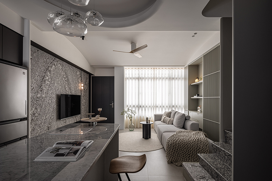 对于正在观望预售屋、或已经签约却尚未展开客变的屋主，邱总监留下一句简单却关键的提醒：购屋之前，一定要先确认是否开放客变，因为并非所有建案都提供调整的弹性。而一旦确认有客变空间，尽早寻求专业协助才是上策，现阶段多做一分功课，日后入住就少一分遗憾，这也正是预售屋客变最核心的意义所在！

欲见更多达誉设计作品，请至：
https://www.openworld.tv/designer/in/aid/5048.html#pageStart

达誉设计
电话：03-5260682
地址：新竹市中山路296巷6号1楼
信箱：dearyou.du100@msa.hinet.net
网址：https://www.dearyou-tw.com/

OPEN Design 动能开启传媒：https://www.openworld.tv/