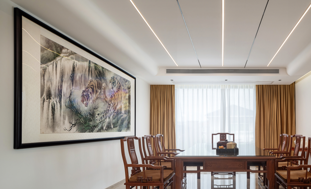 所谓生活，所谓豪宅，我想在此刻已然是具象化的存在。