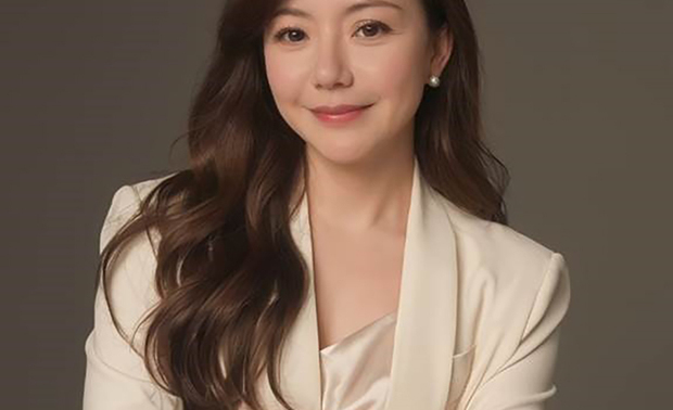 本文由OPEN编辑部撰写

（图）泽序设计总监张于廷

秉持「如水之不器于物」的核心精神，泽序设计相信，所有居住者都拥有独一无二的生活方式，因此即使是相似格局、相同坪数，也应该凋琢截然不同的场域样貌。为此，团队始终期许运用理性规划和感性美学兼容的处事逻辑，使每一件作品，都能成为专属屋主的「高端住宅」。

