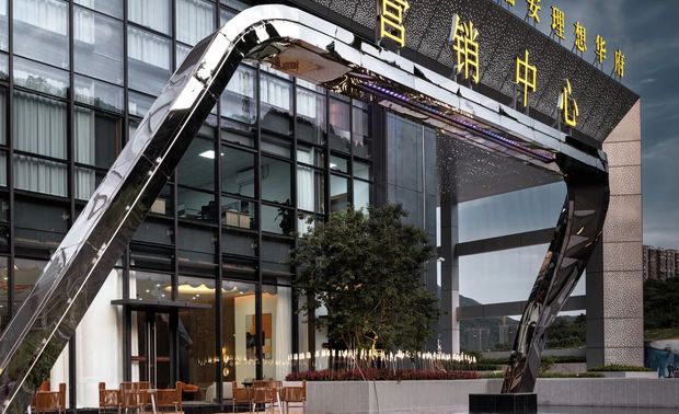 外立面

伴随着8090后成为市场消费主力，使得空间设计更加追求共情、情感、共鸣。星空的外立面寓意点点星光点亮万家，带出温馨、浪漫、和谐的感觉。