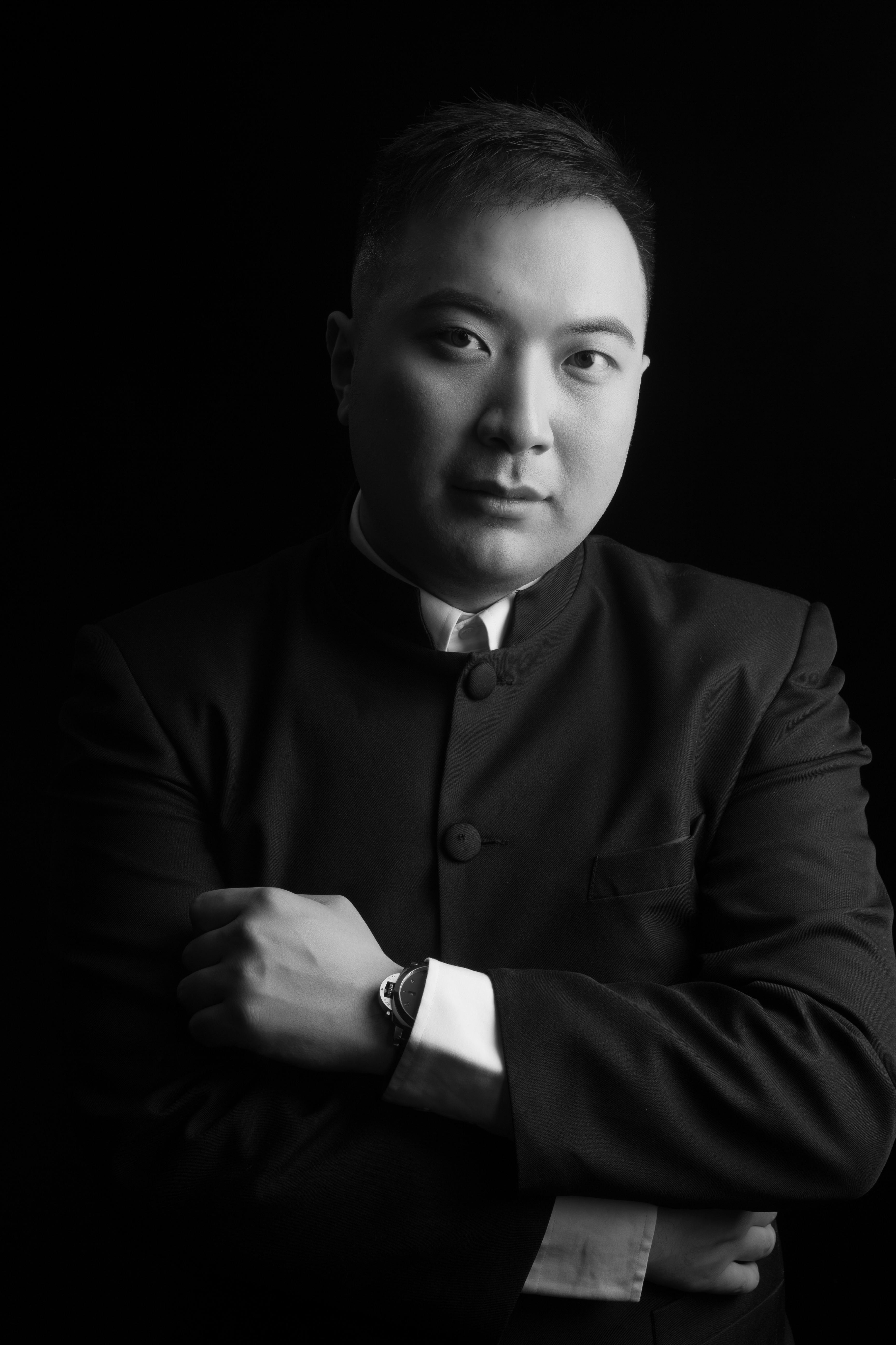 李秦龙
