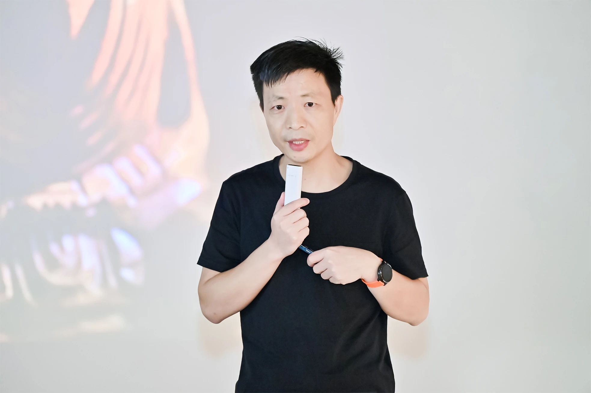 张华明