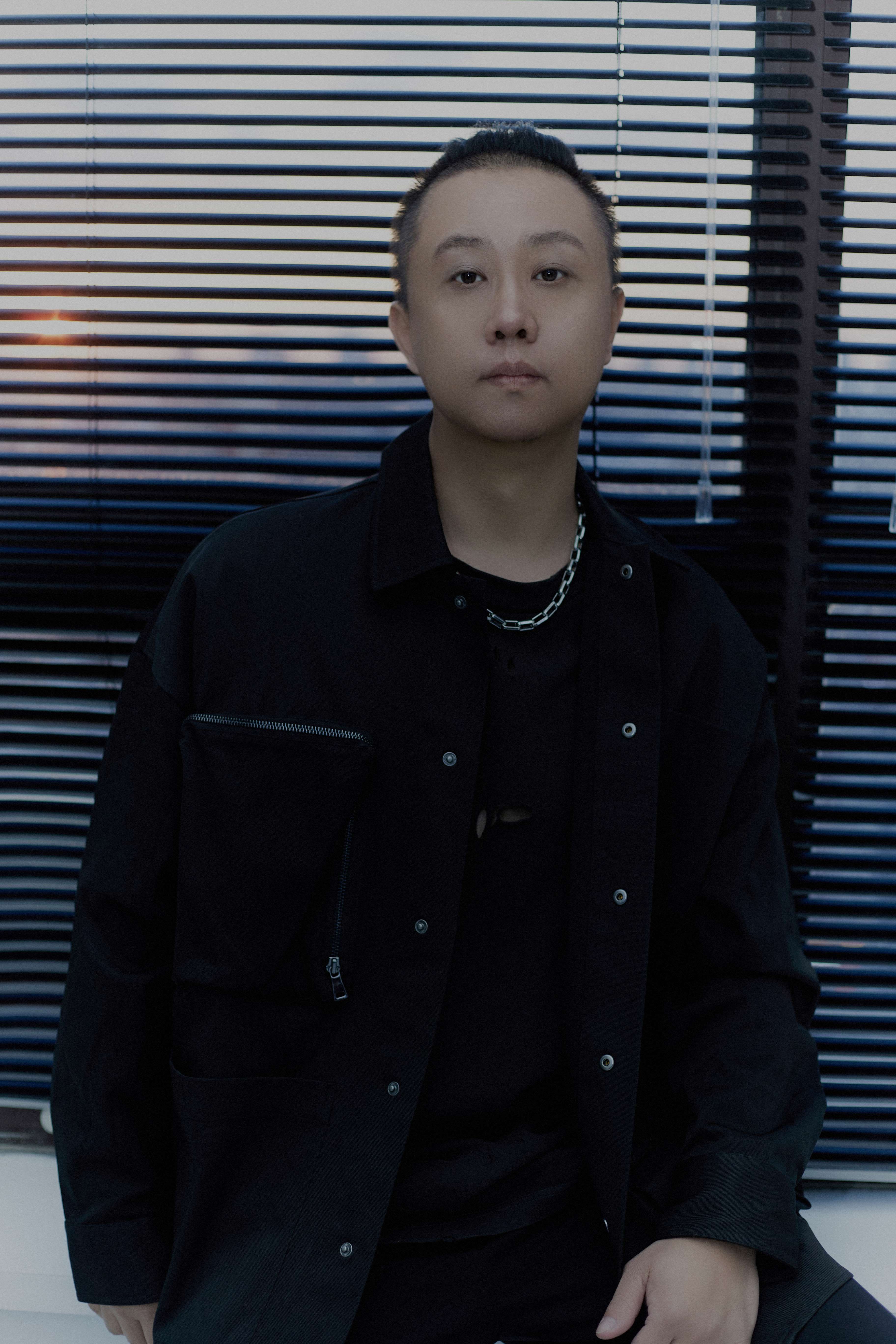 张磊 